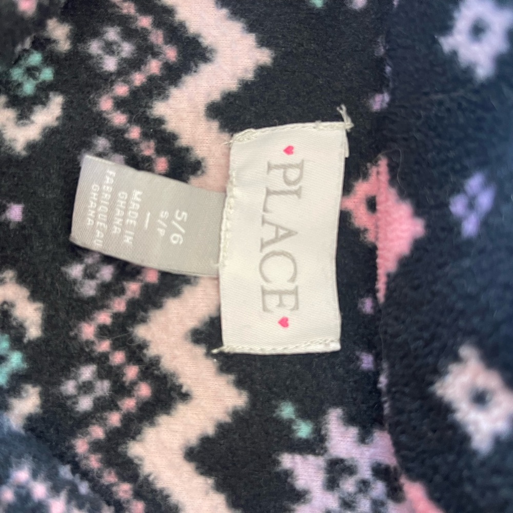 The Children's Place Patterned fleece pullover Jacket. Sz small 5/6. - Picture 2 of 2